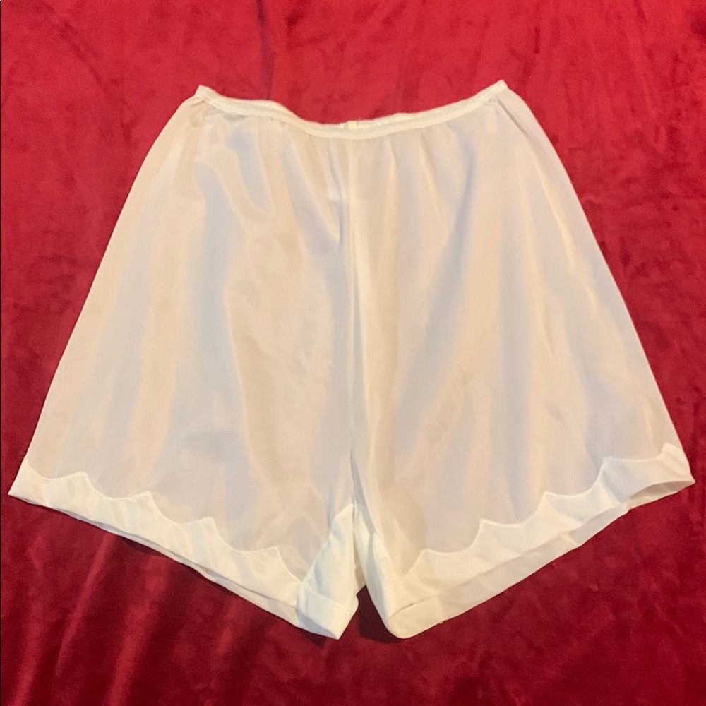 Van Raalte Vintage 50s/60s White Scalloped Hem Lingerie Slip Shorts Size Small